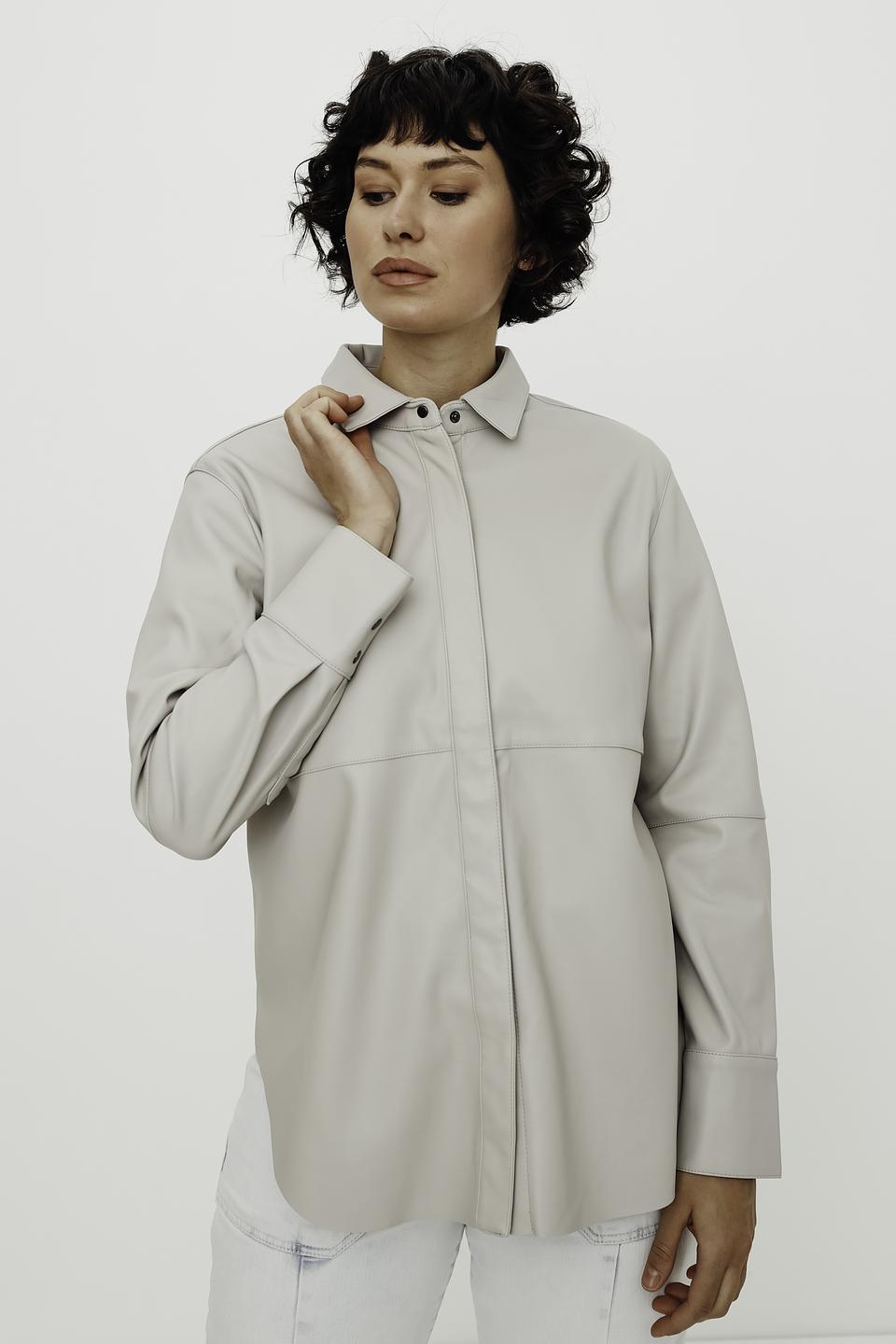 Рубашка Monari из экокожи бежевая