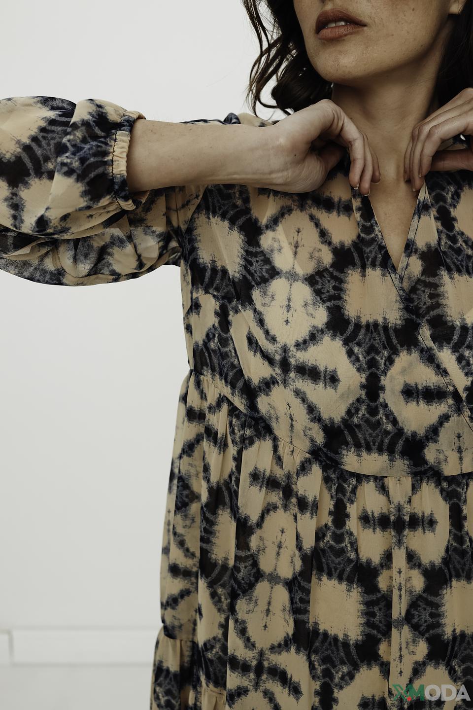 Платье Comma с принтом