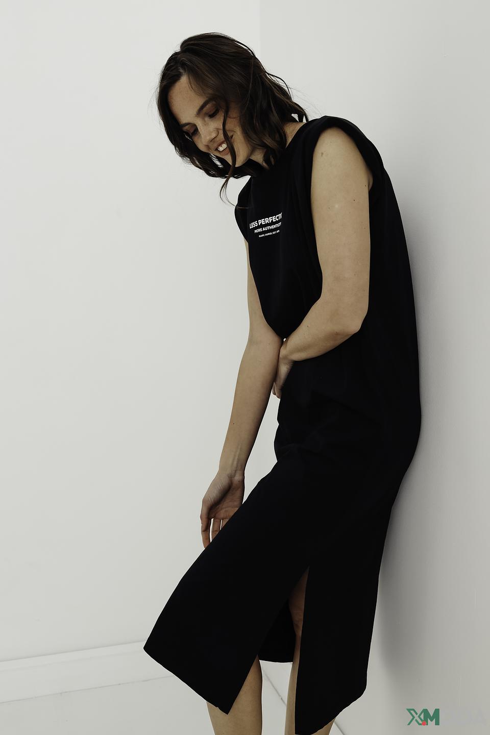 Платье Marc Aurel чёрное приталенное