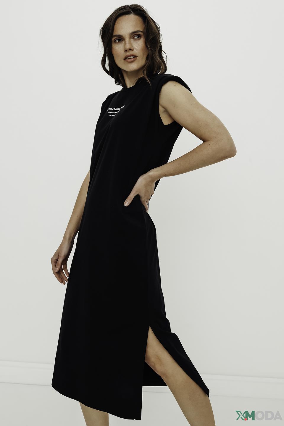 Платье Marc Aurel чёрное приталенное