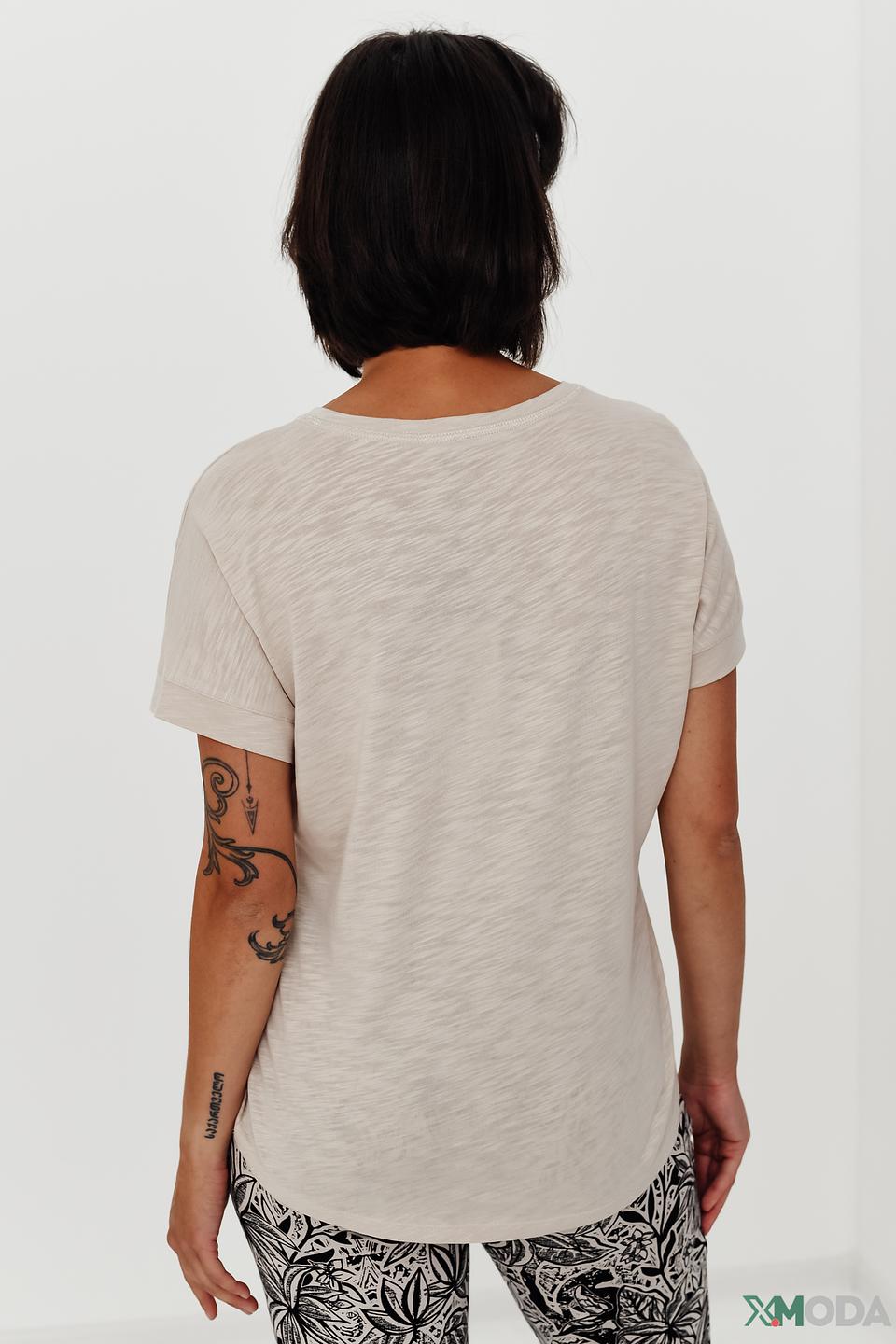 Футболка Lecomte бежевая с карманом