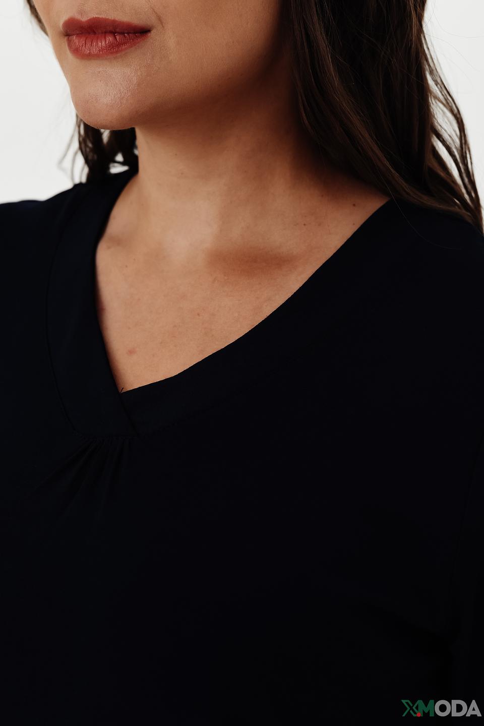 Футболка Lebek с V-образным вырезом чёрная