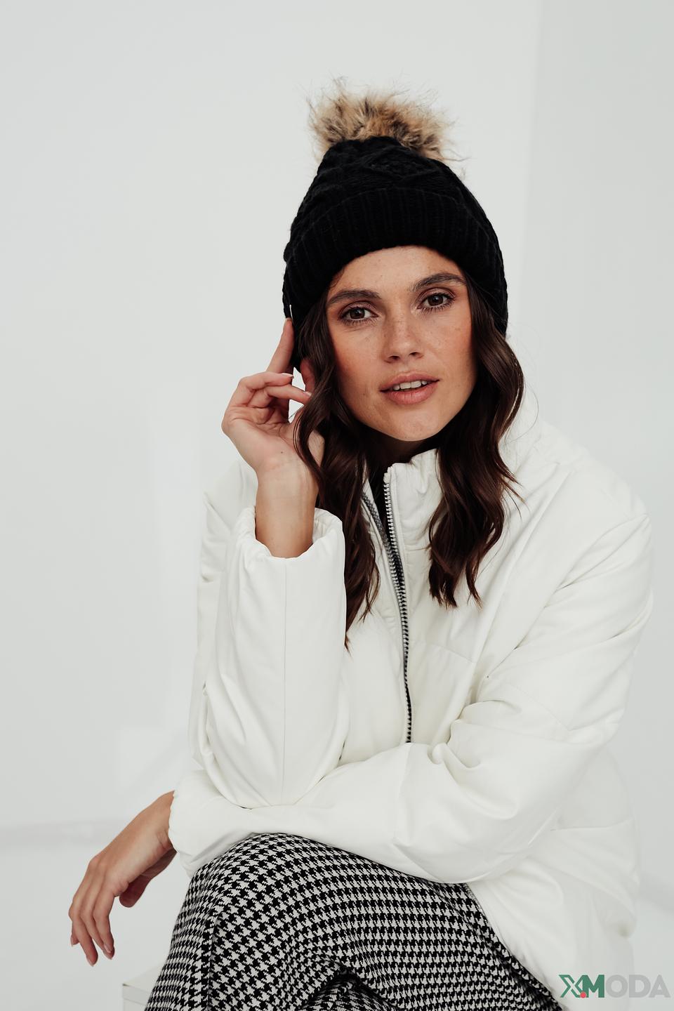 Шапка Wegener с помпоном чёрная