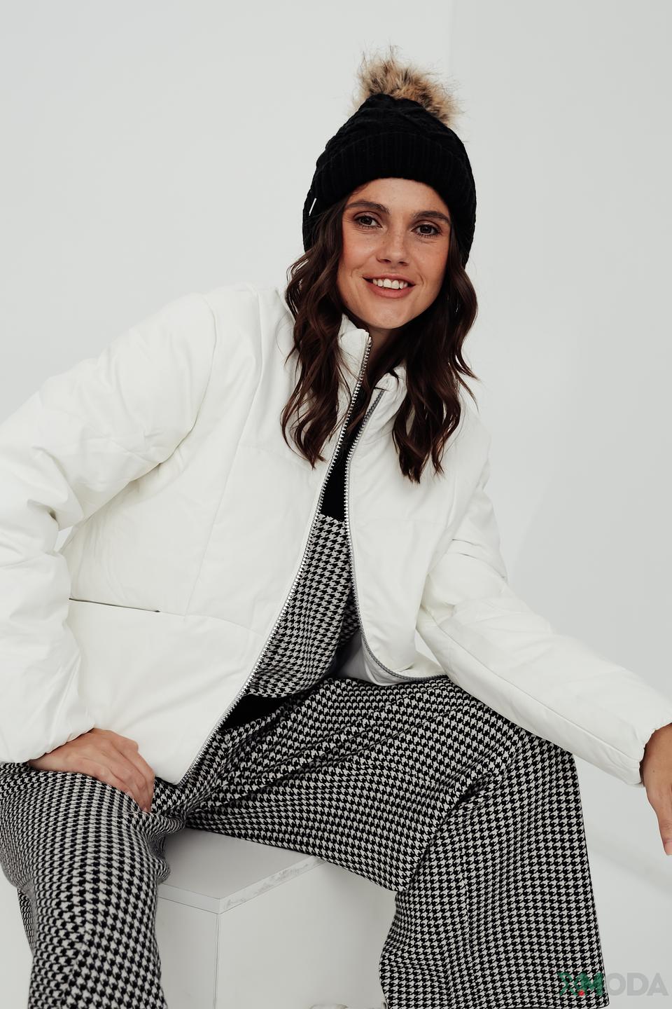 Шапка Wegener с помпоном чёрная