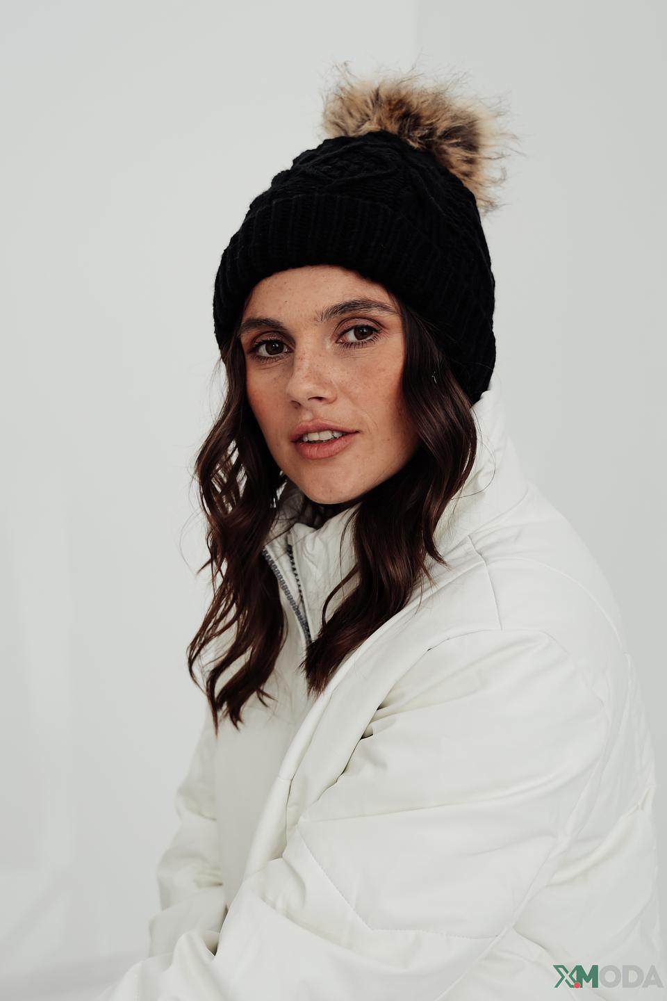 Шапка Wegener с помпоном чёрная