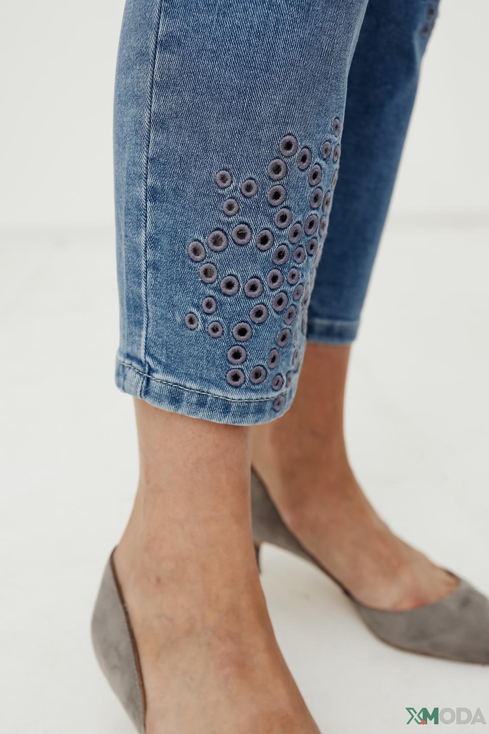 Джинсы Taifun с вышивкой голубые