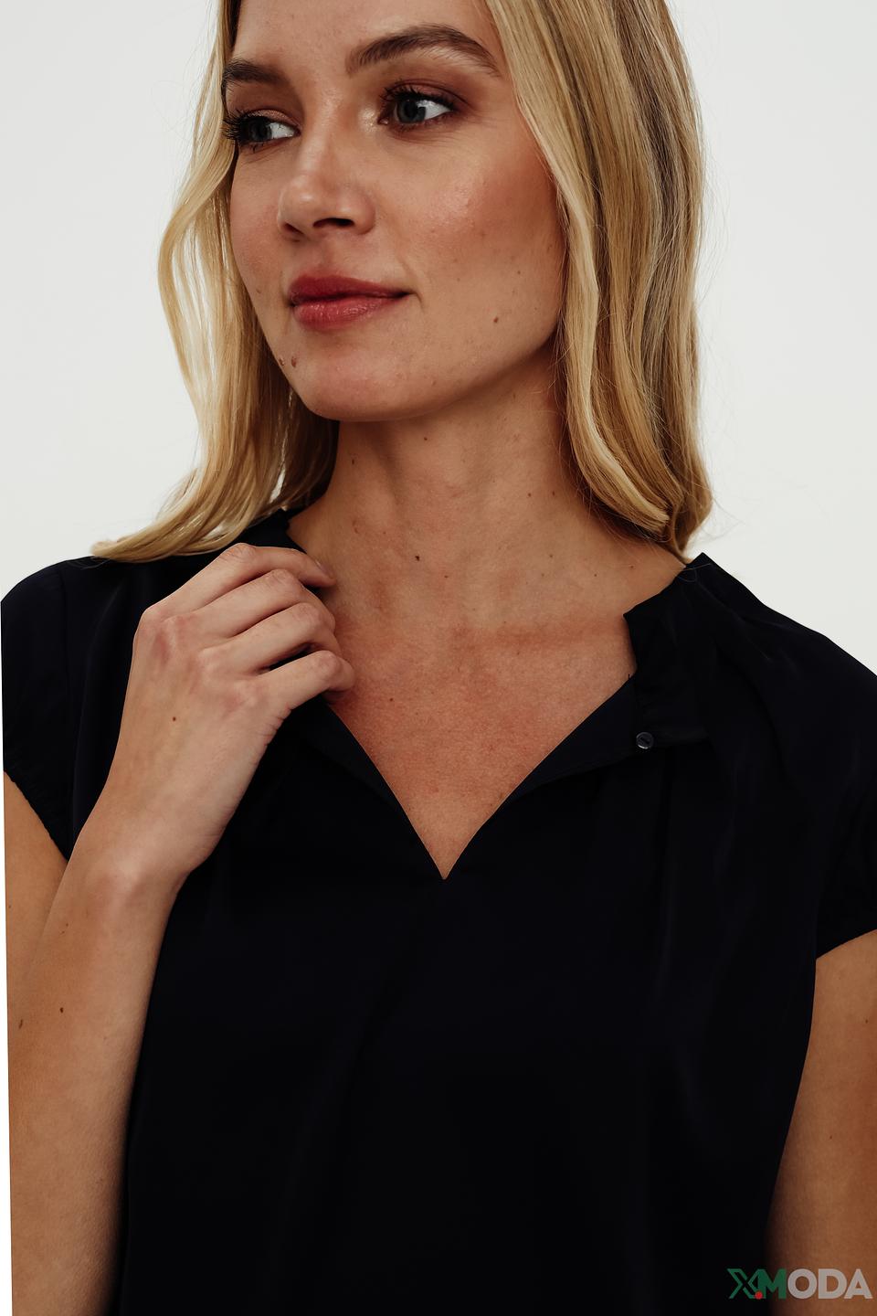 Блуза Comma чёрная с воротником