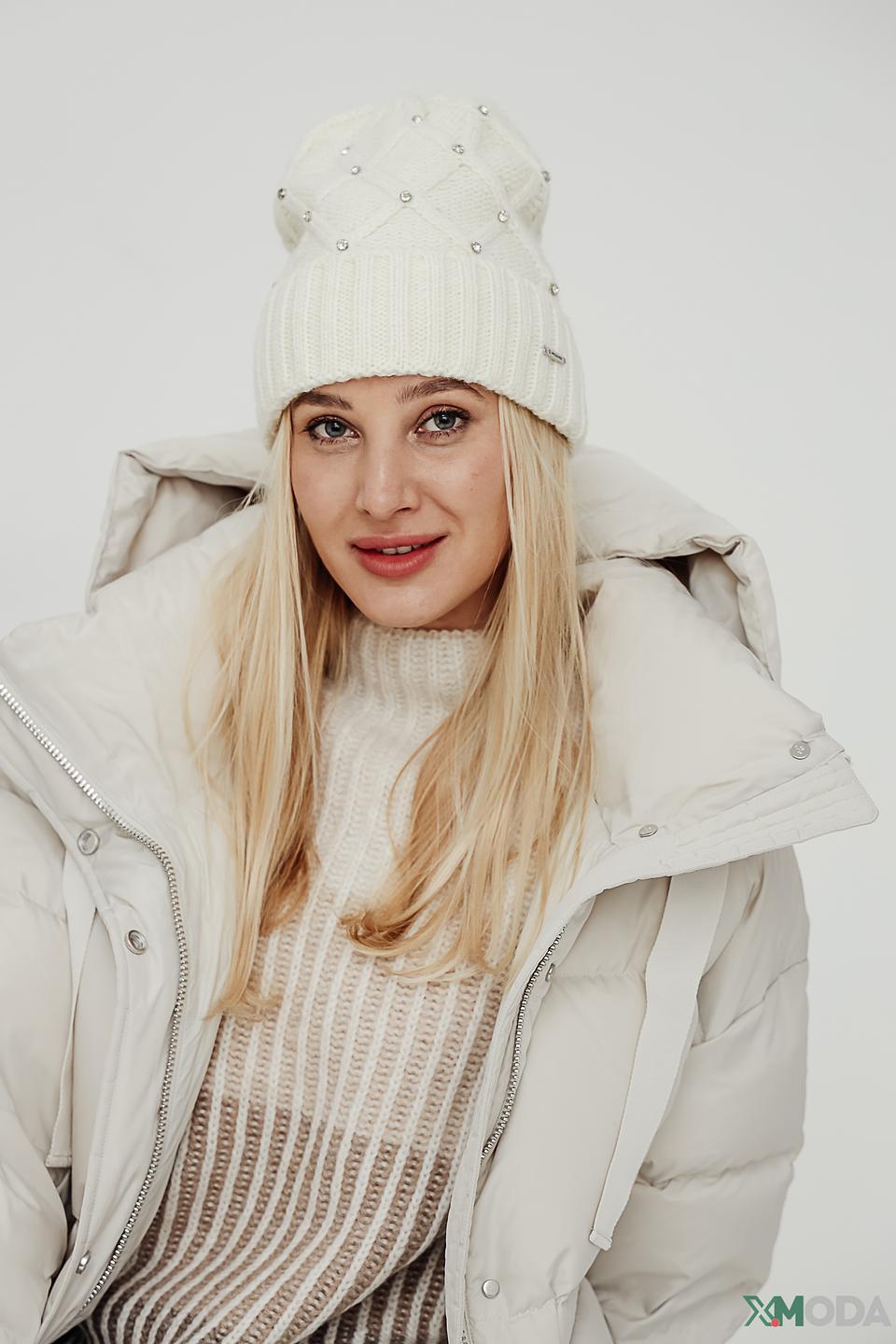 Шапка Wegener с кристаллами белая
