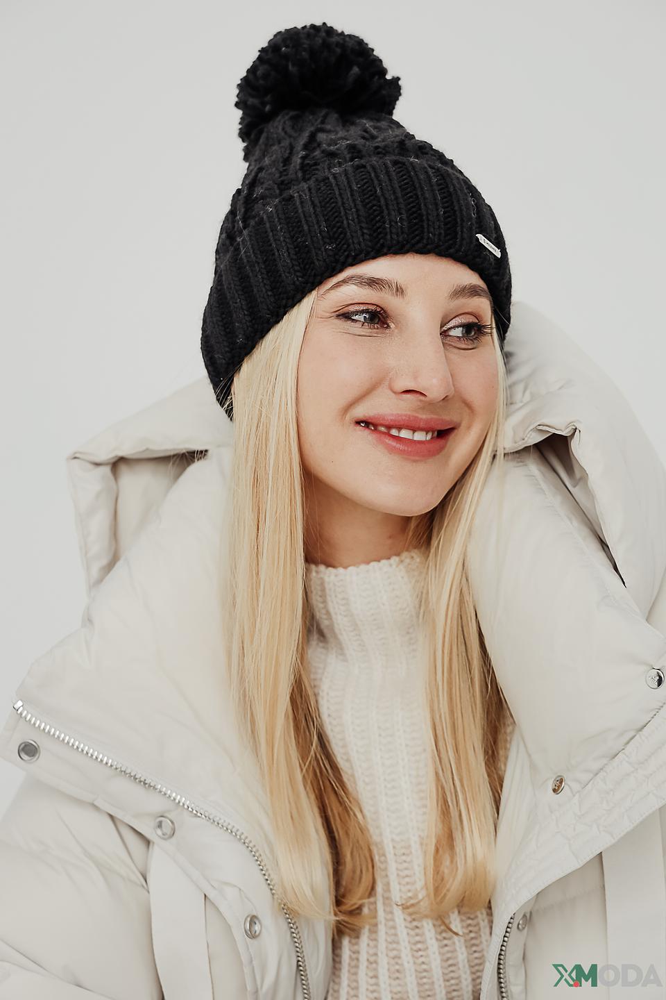 Шапка Wegener с помпоном чёрная