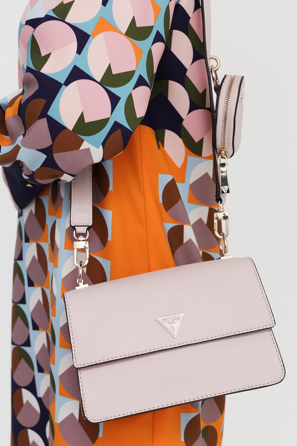 Сумка кросс-боди Guess пудрово-розовая