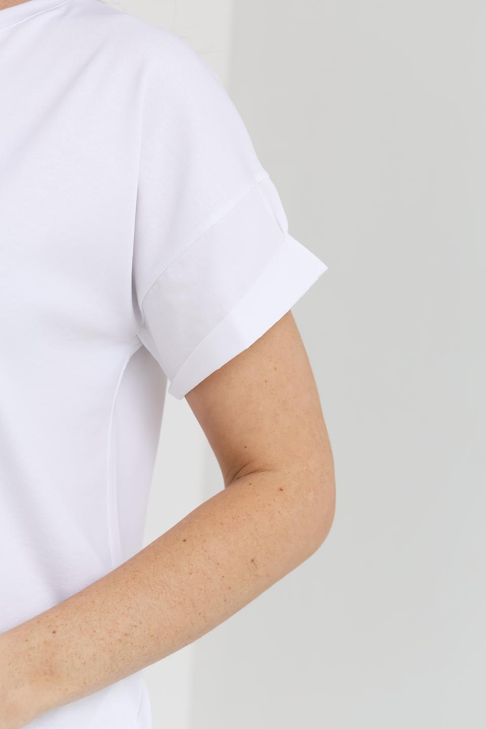 Футболка Marc Cain Collections белая с рукавами-манжетами