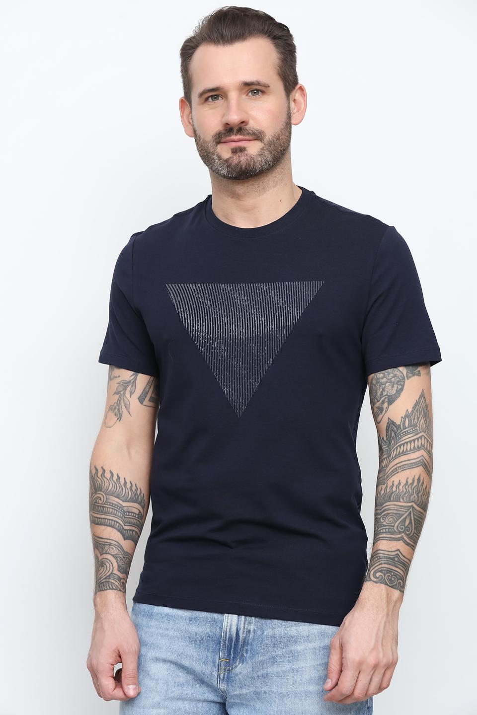 Футболка Guess с треугольным принтом