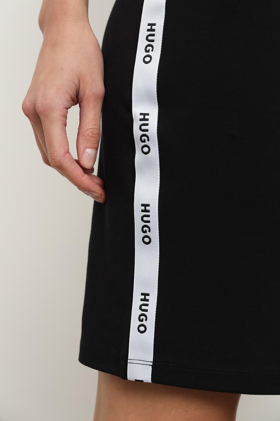 Платье Hugo чёрное с вырезом