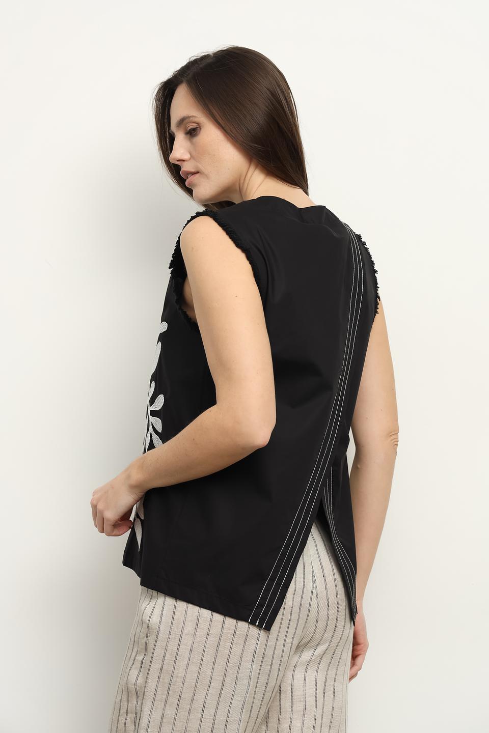 Блуза Icona с вышивкой чёрная