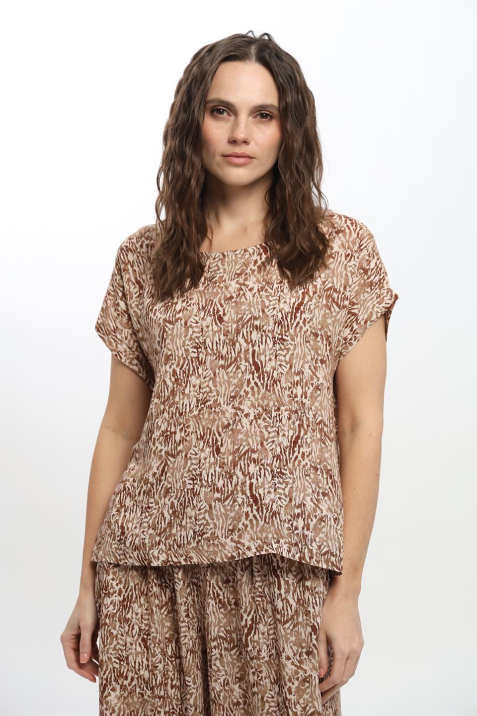 Блуза UNQ с принтом коричневый
