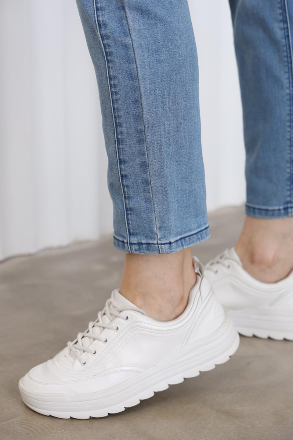 Джинсы Lebek с завышенной талией голубой