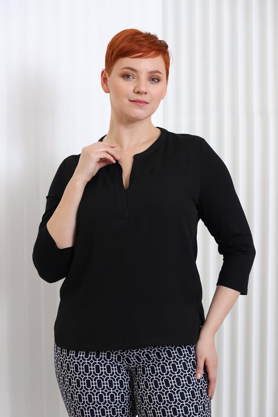 Блуза Frank Walder чёрная с V-образным вырезом