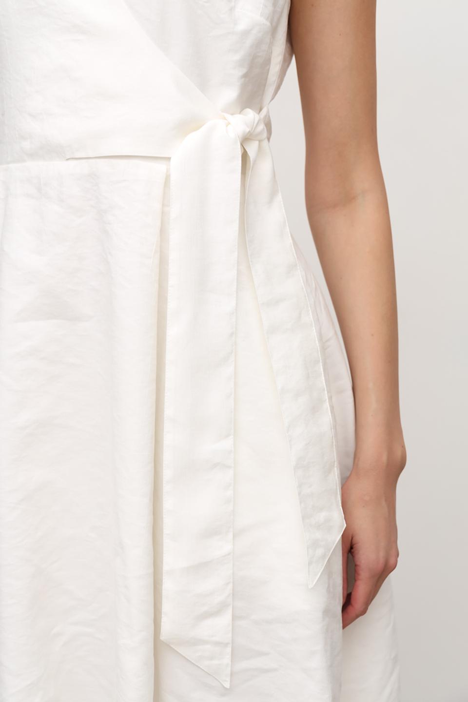 Платье Marciano белое с воротником