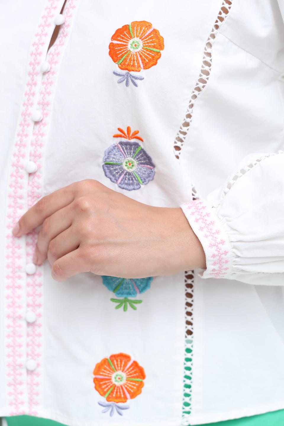 Блуза Rich and Royal с вышивкой