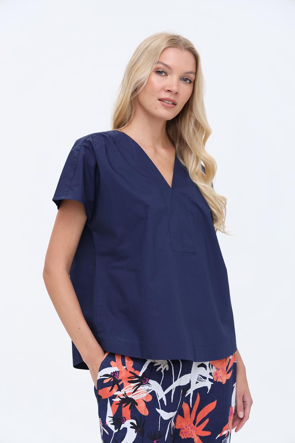 Блуза Gerry Weber темно-синяя с V-образным вырезом