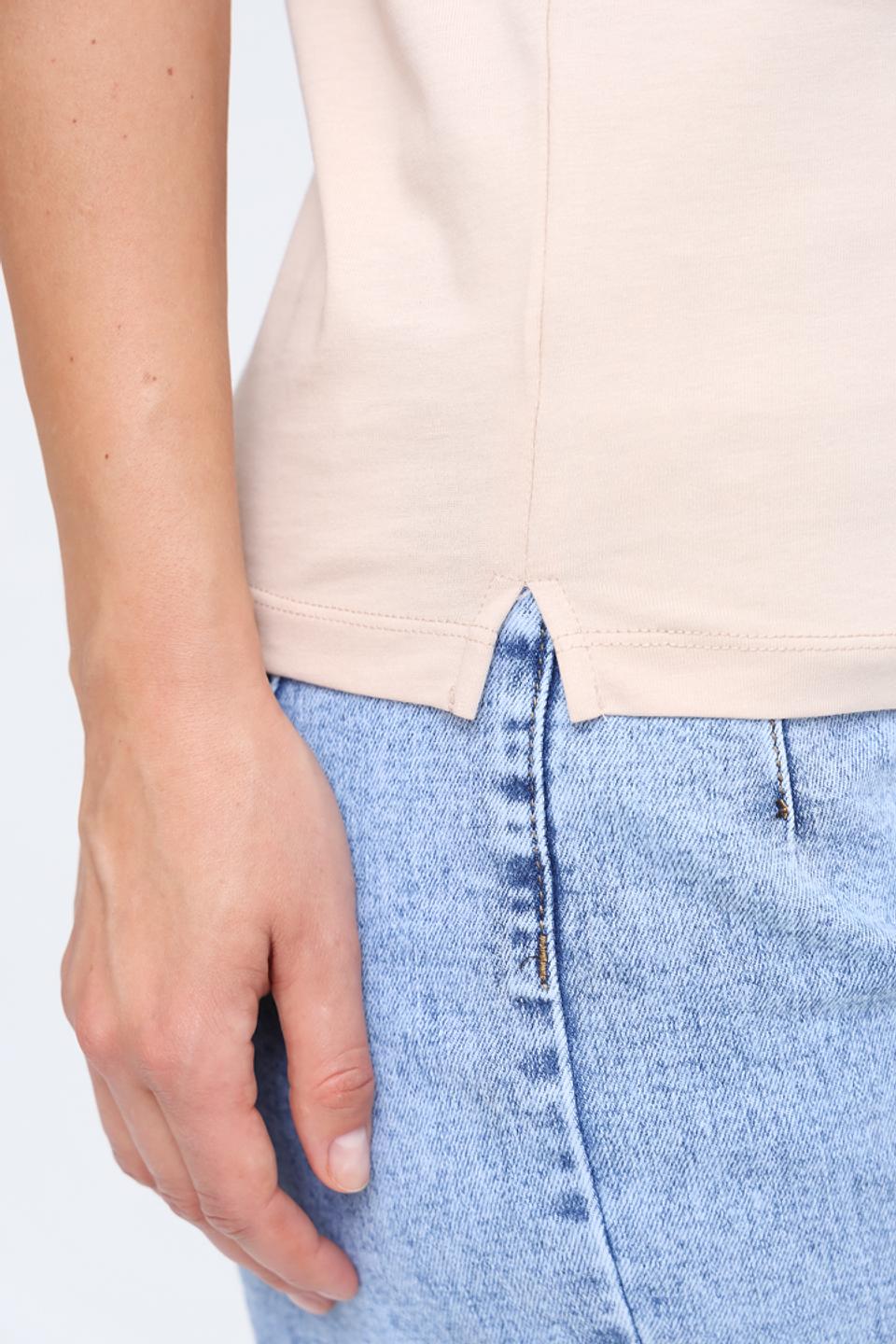 Футболка Guess жен. с логотипом бежевая