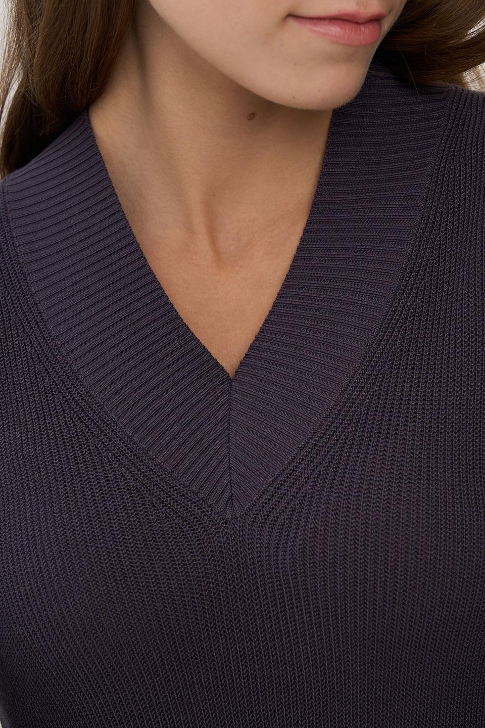 Джемпер VAY с V-образным вырезом
