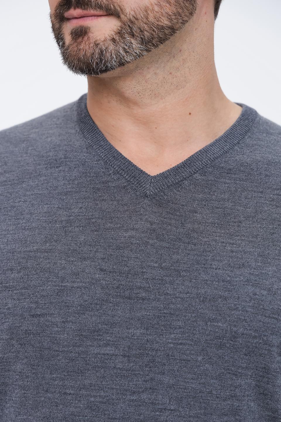 Джемпер Bugatti V-образный серый