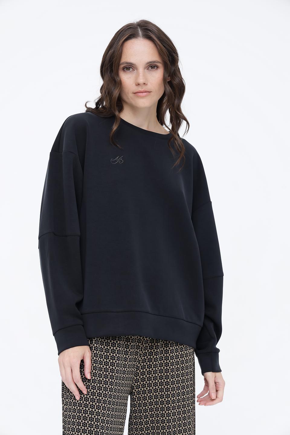 Пуловер Beatris чёрный оверсайз