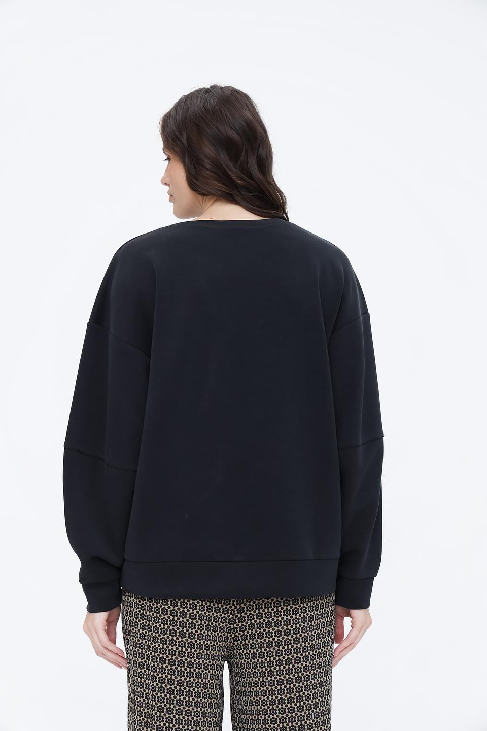 Пуловер Beatris чёрный оверсайз