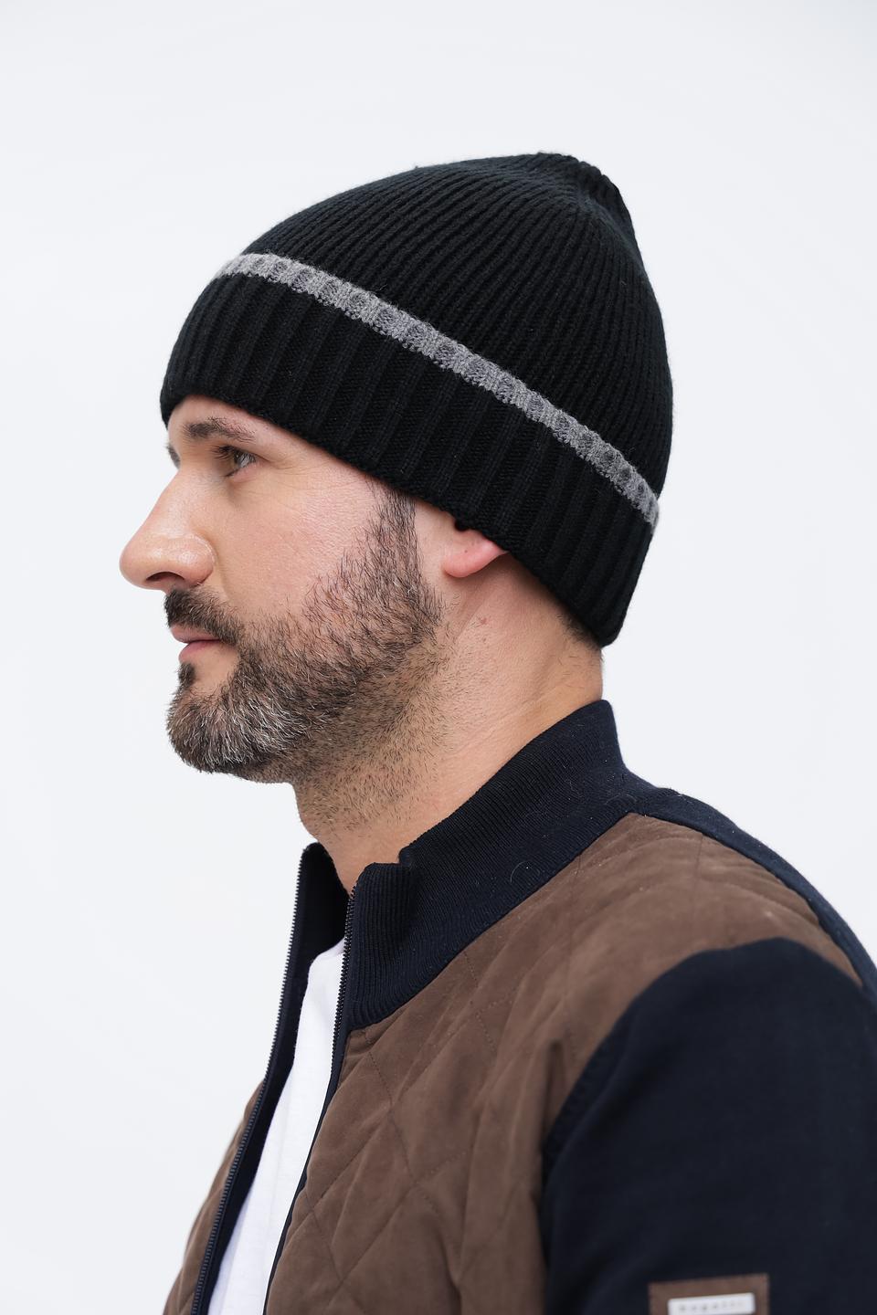 Шапка Wegener мужская чёрная с полосой