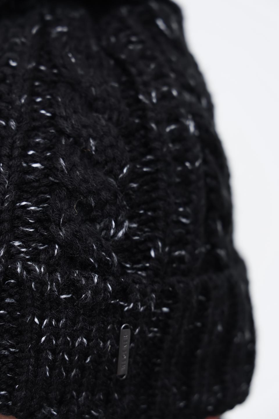 Шапка Wegener с помпоном чёрная