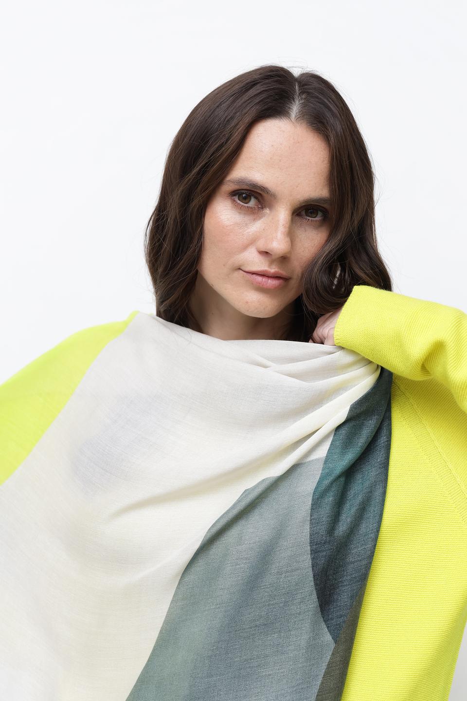 Шарф Oui с геометрическим принтом