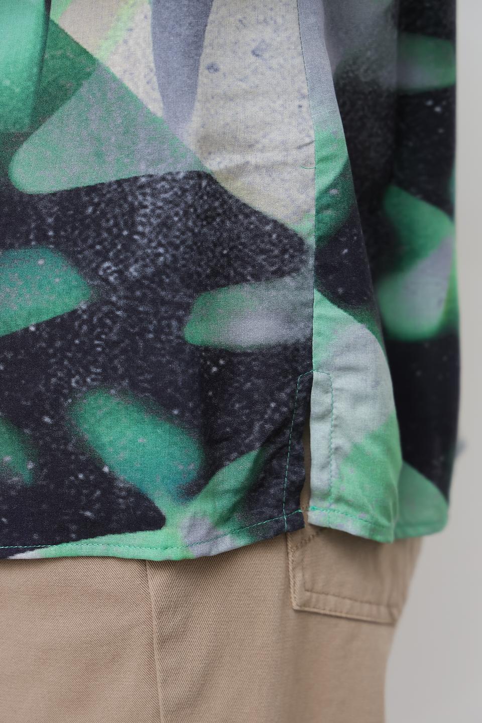 Блуза Lecomte с абстрактным принтом