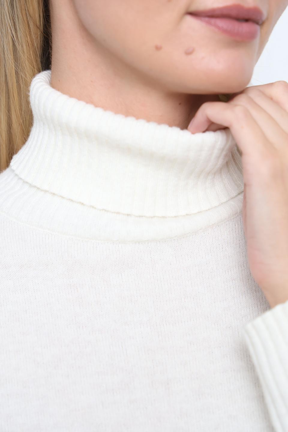 Водолазка Tricot Chic молочная