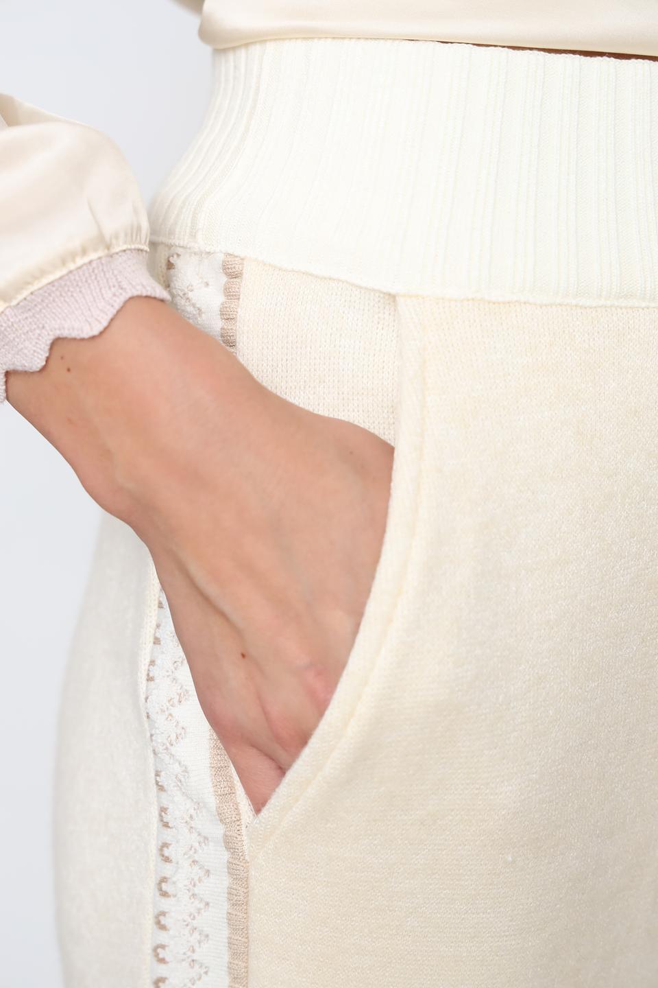 Брюки Tricot Chic жен. бежевые