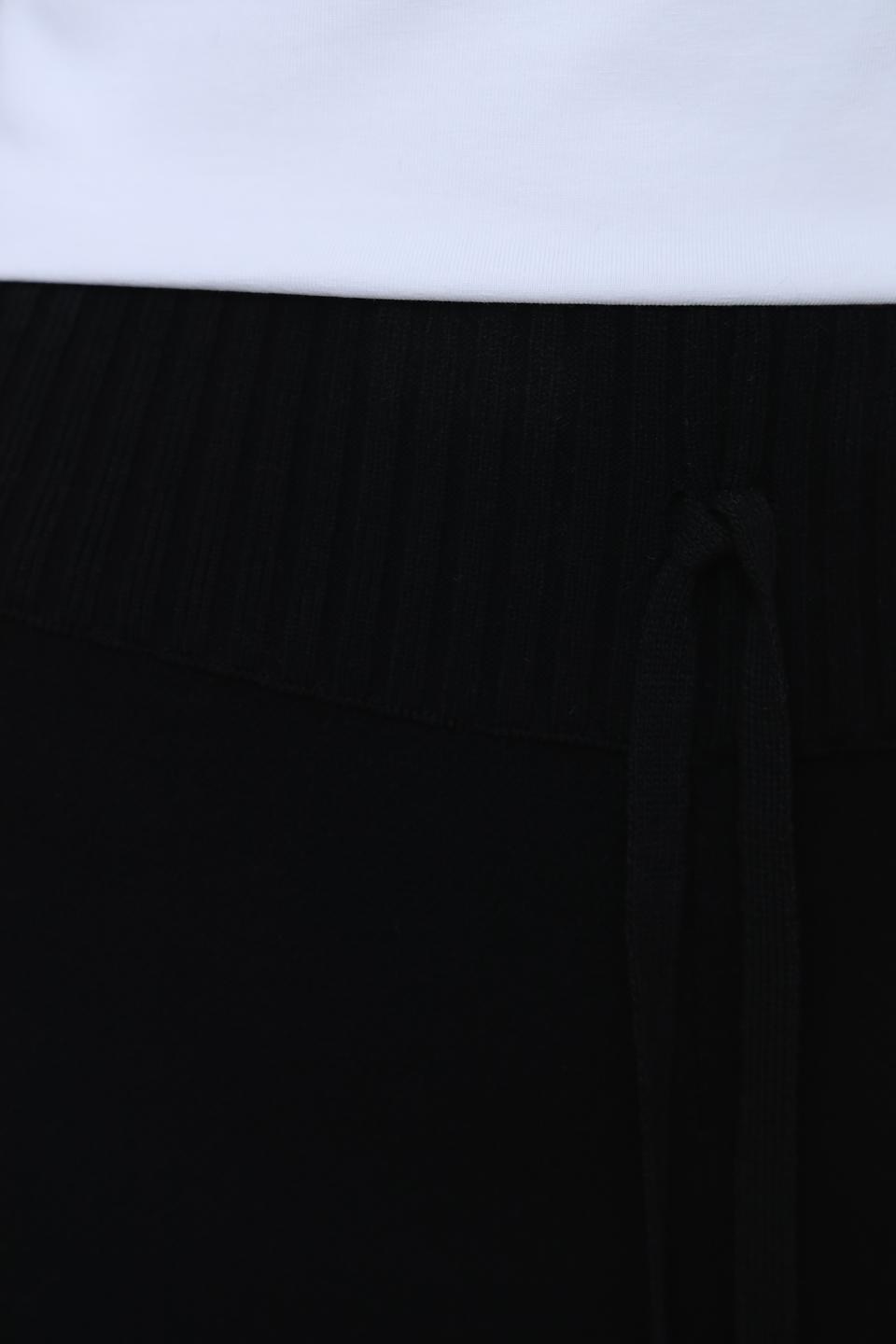 Брюки Tricot Chic чёрные с поясом