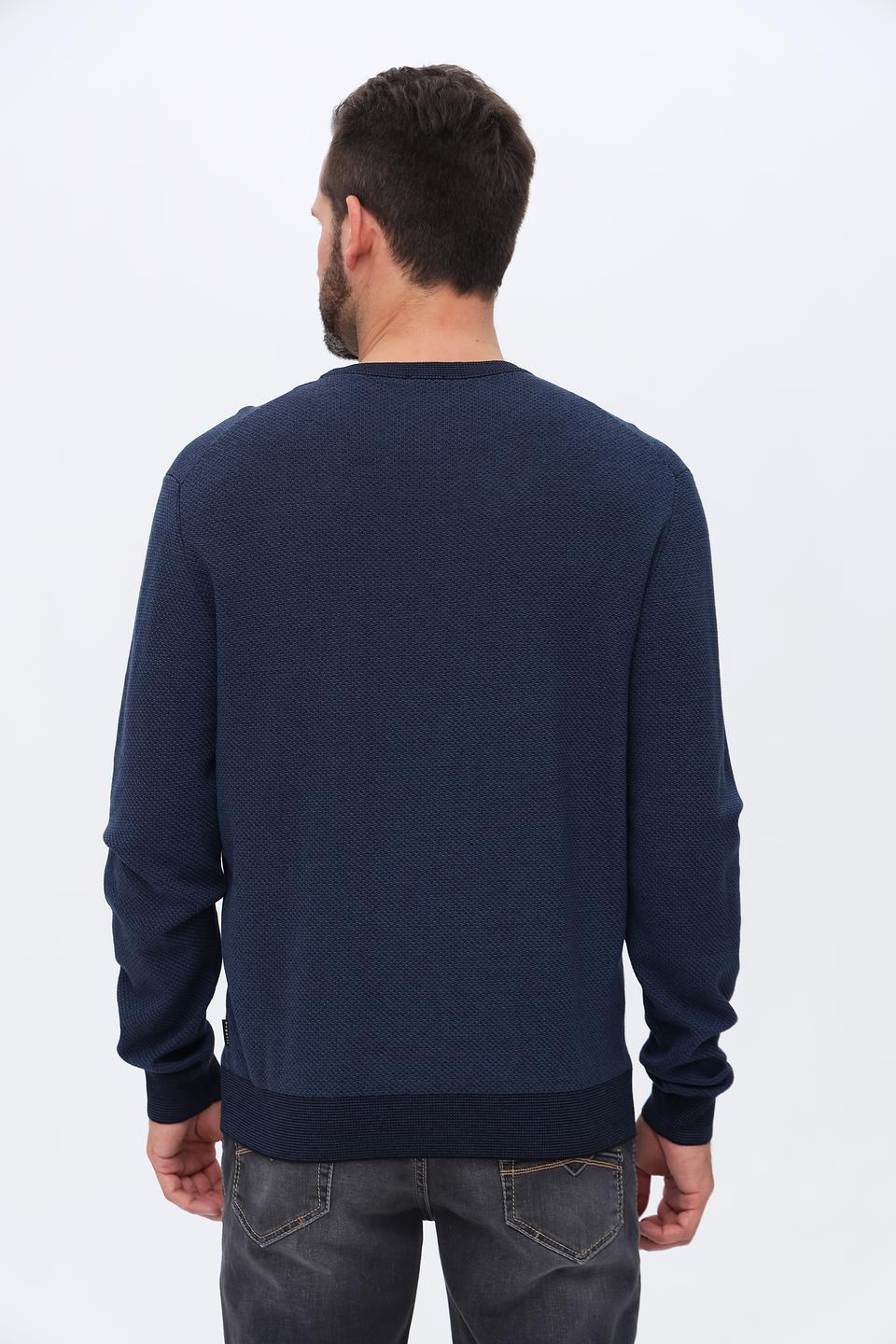 Джемпер Bugatti синий с текстурой