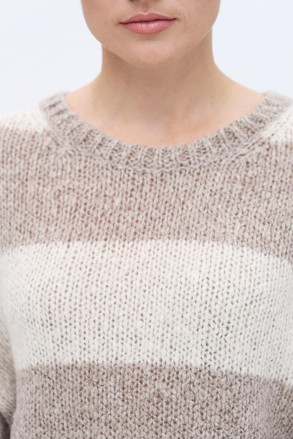 Пуловер Oui в полоску бежевый