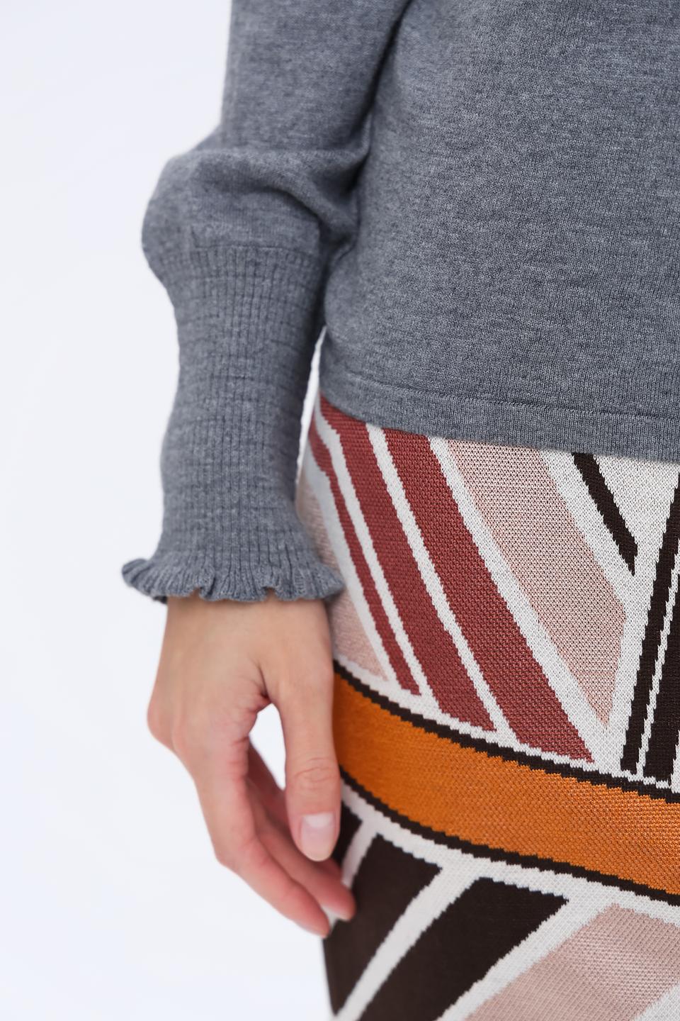 Пуловер Oui с воротником-стойкой серый