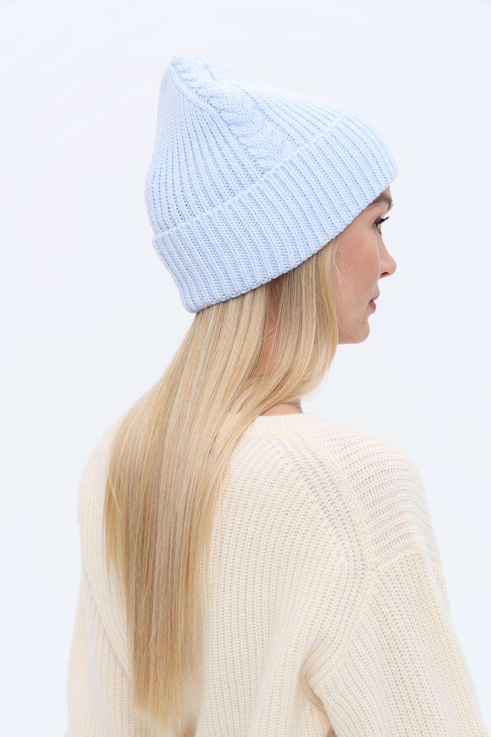 Шапка Adel вязаная голубая