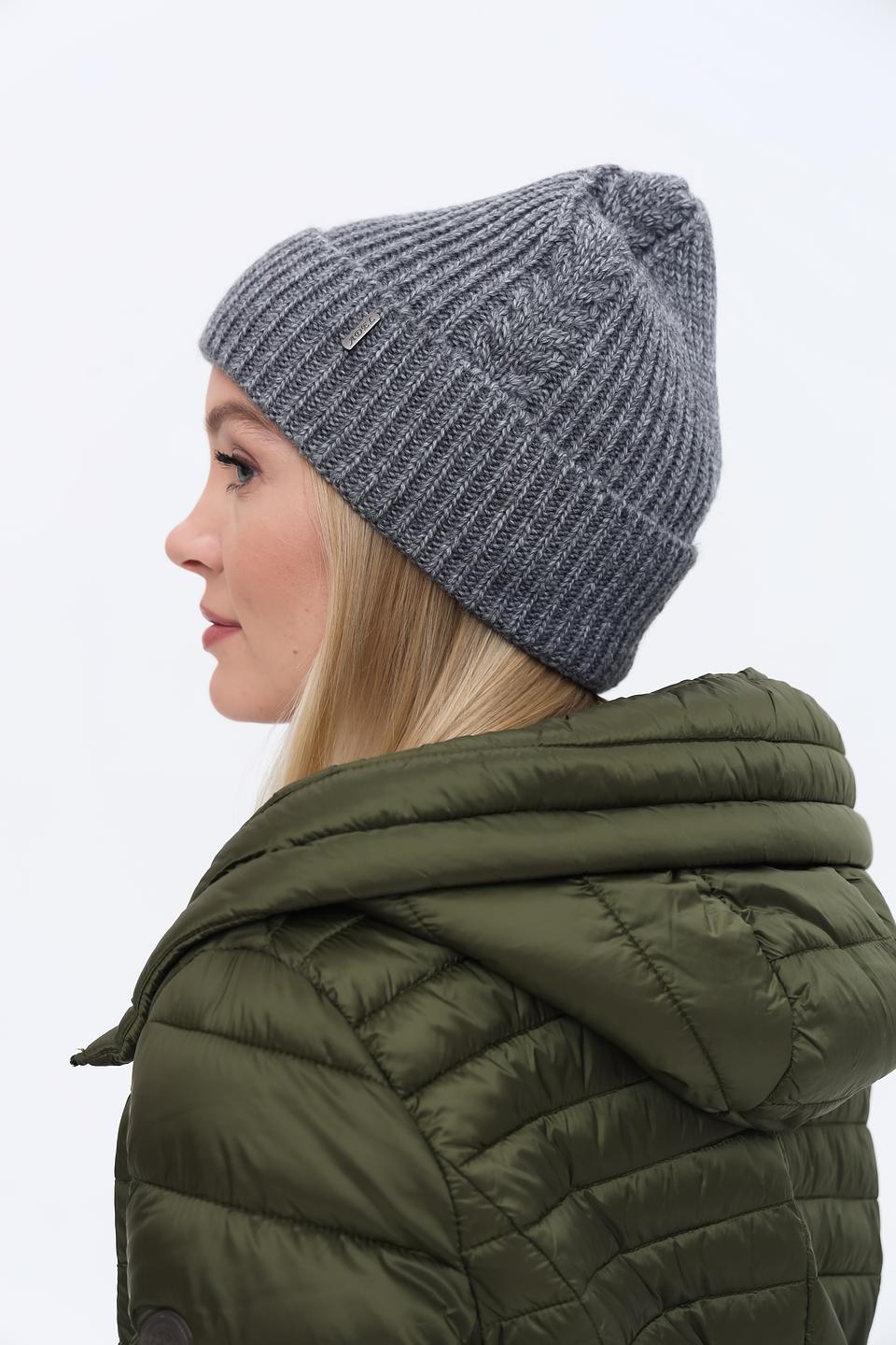 Шапка Adel вязаная серая