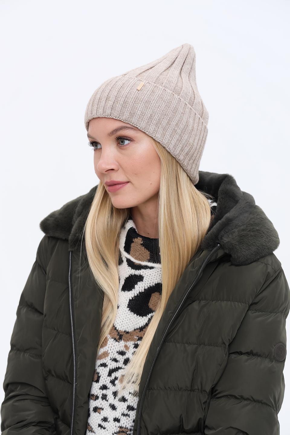 Шапка Adel вязаная бежевая