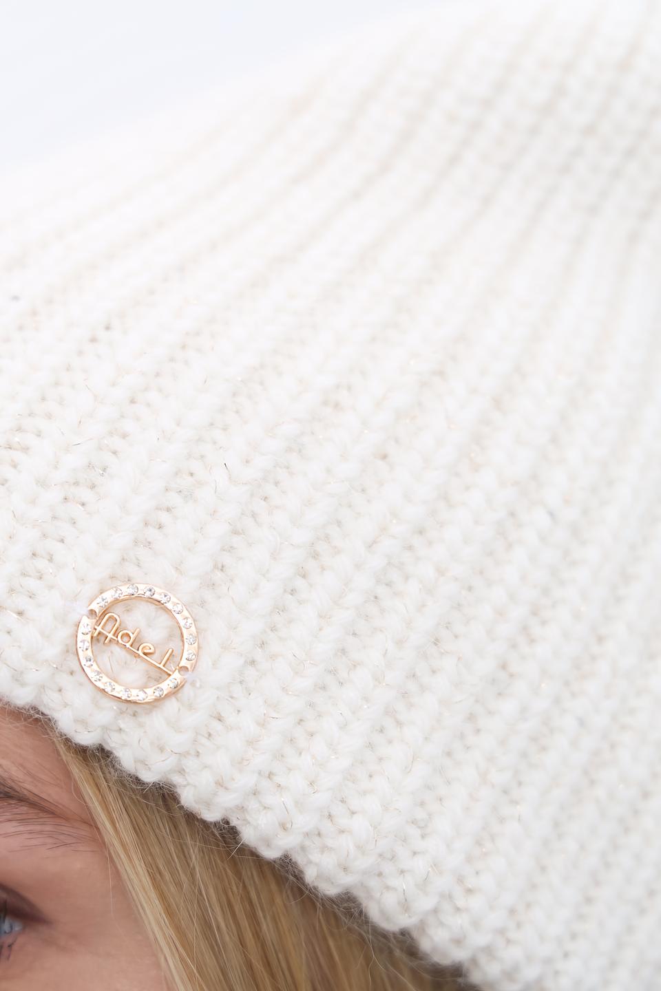 Шапка Adel вязаная белая