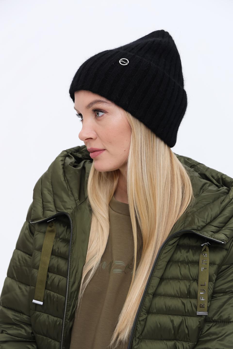 Шапка Adel чёрная с логотипом