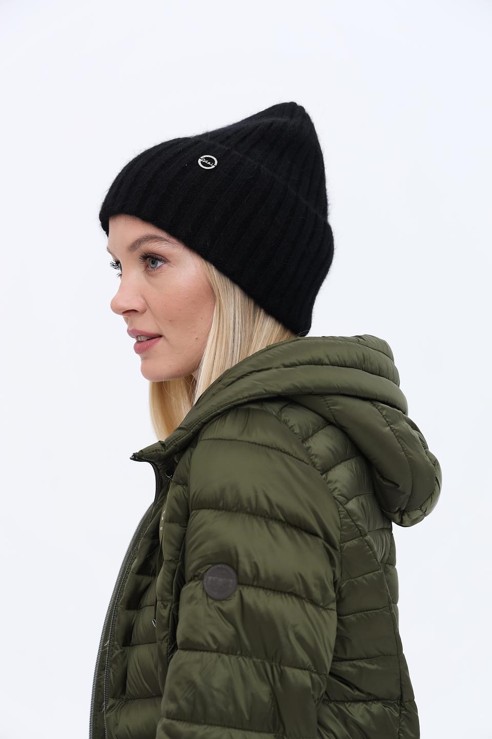 Шапка Adel чёрная с логотипом