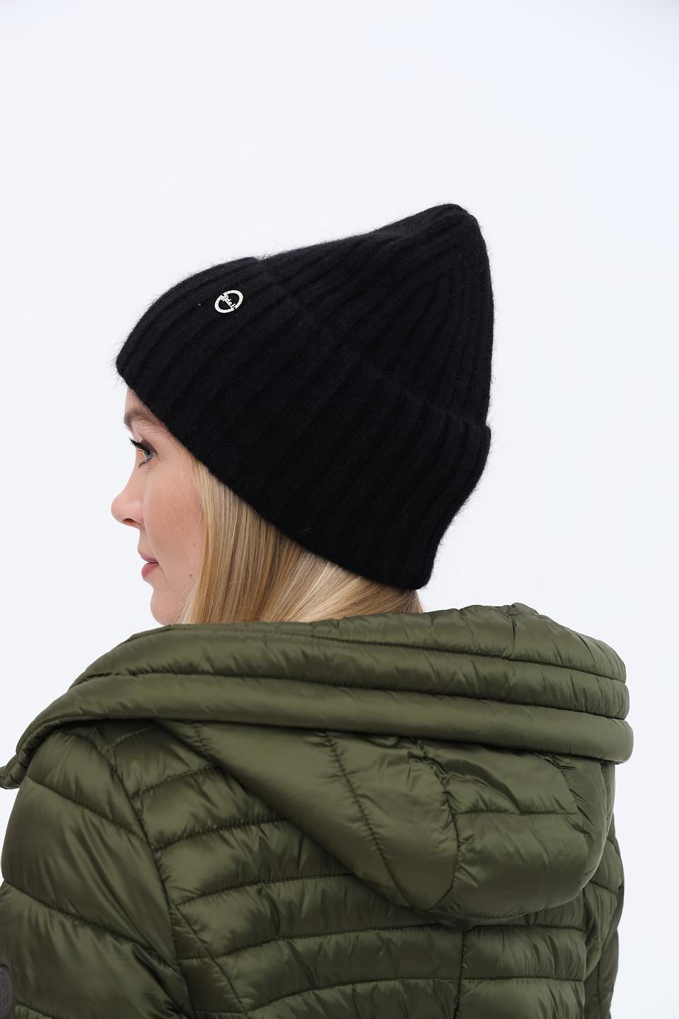 Шапка Adel чёрная с логотипом