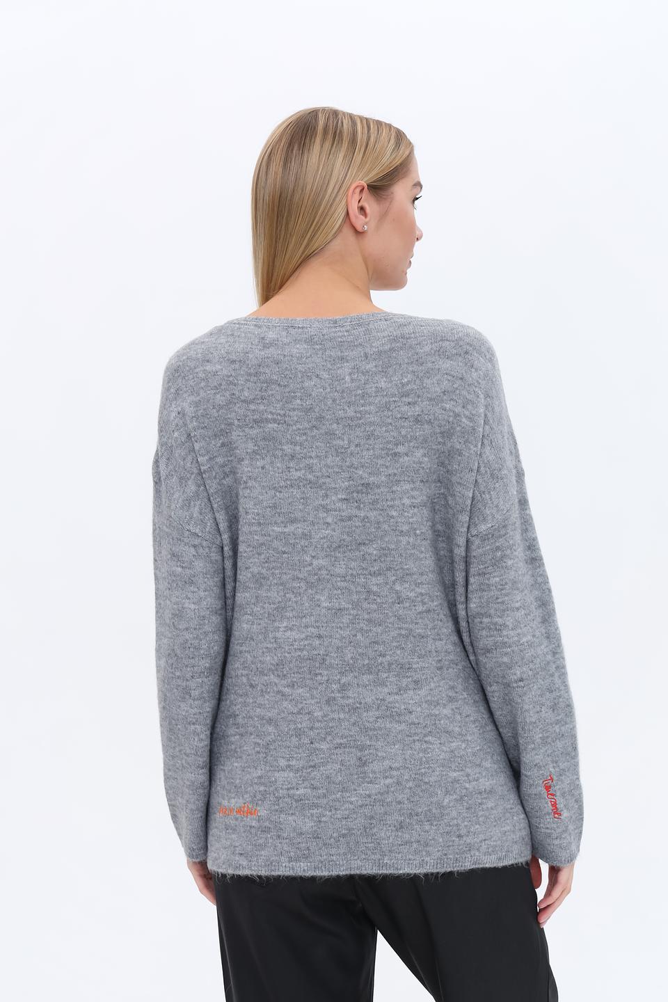 Пуловер Time Zone с вышивкой серый