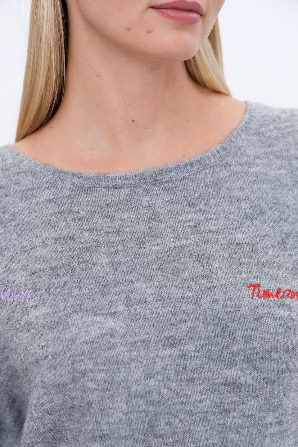 Пуловер Time Zone с вышивкой серый