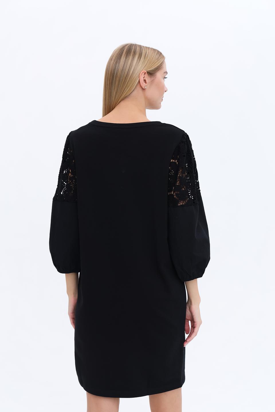 Платье Monari чёрное с кружевом