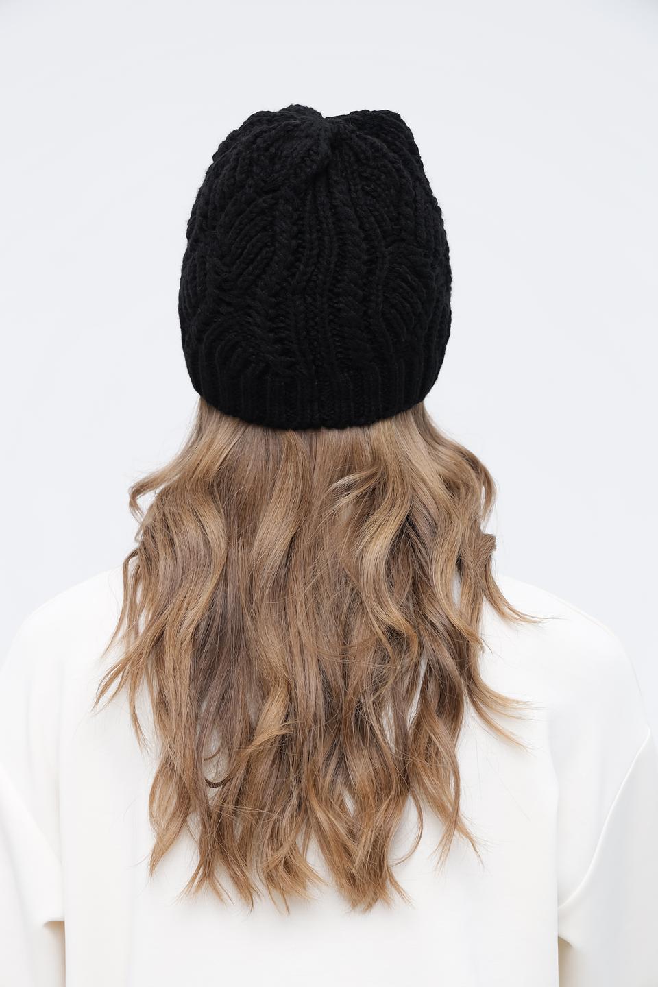 Шапка Wegener чёрная с косами